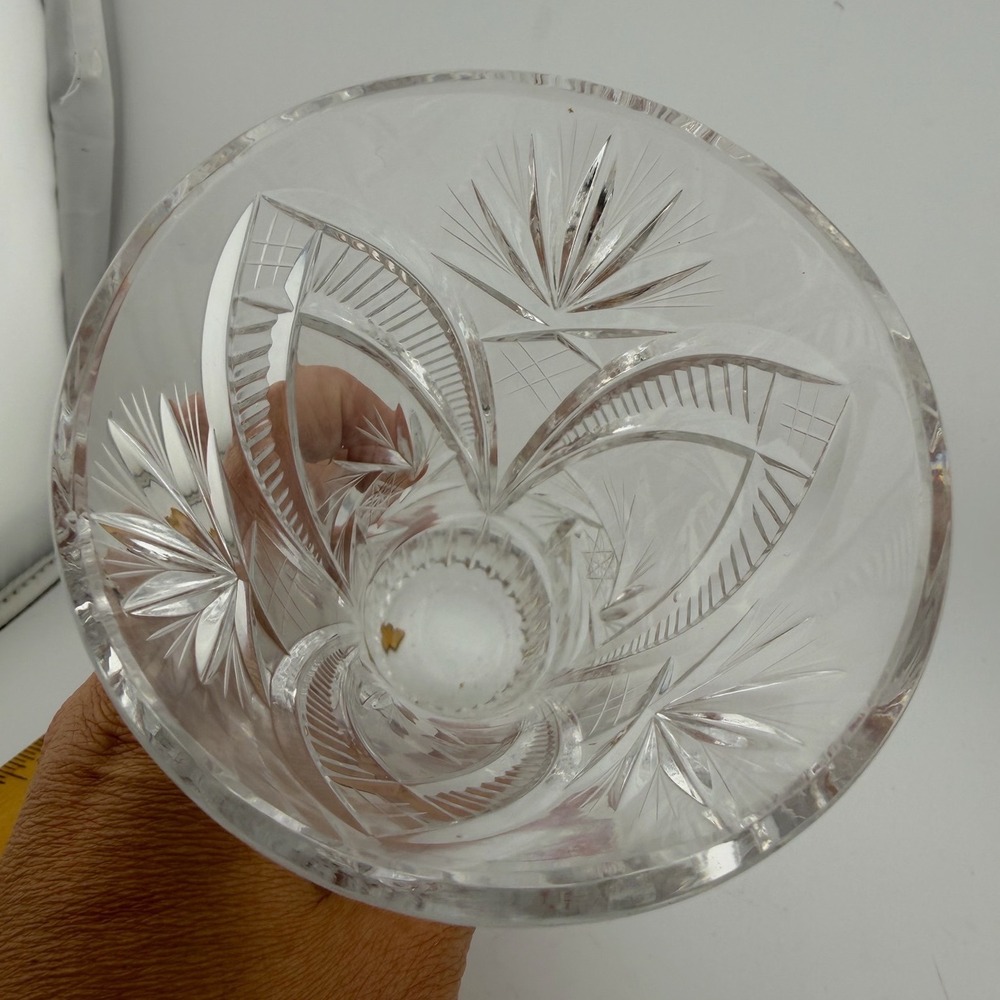 Clear Cut Crystal Starburst Flared Flower Vase - Picture 4 of 9